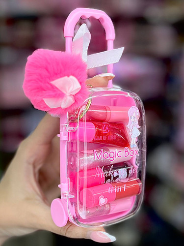 پک ارایشی سورپرایزی چمدون